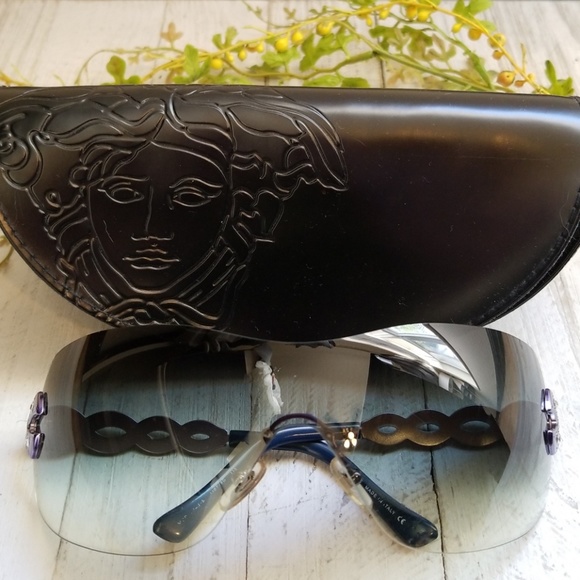 Versace Accessories - Flash Sale! Authentic Versace Sunglasses 😎